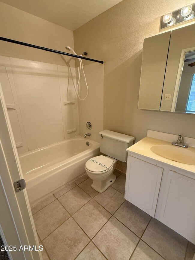 Building Photo - 14652 Yerba Buena Way