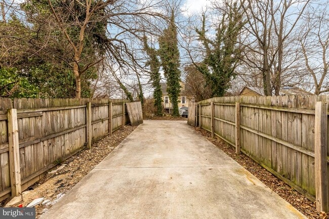 Building Photo - 4131 Hunt Pl NE