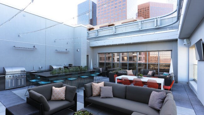 Building Photo - 225 S Grand Ave