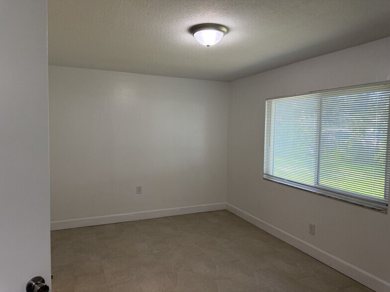 Building Photo - 3216 Split Willow Dr