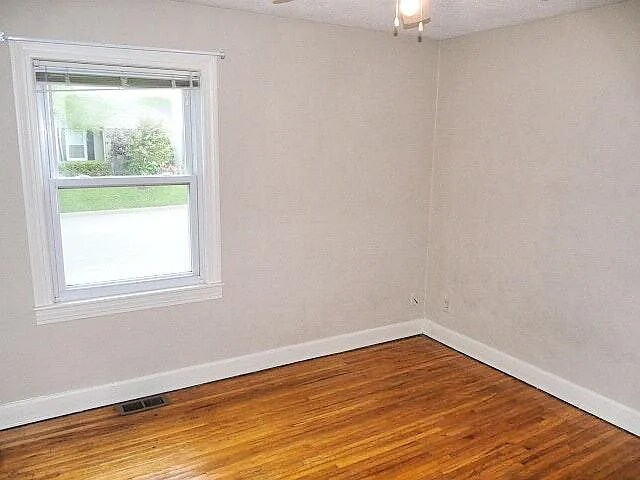 Building Photo - 921 Booth Ave