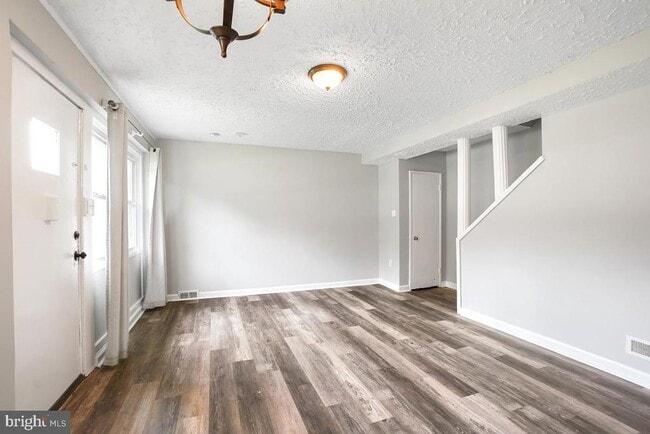 Building Photo - 8114 Allendale Dr