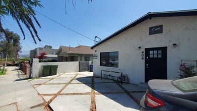 Building Photo - Fairview