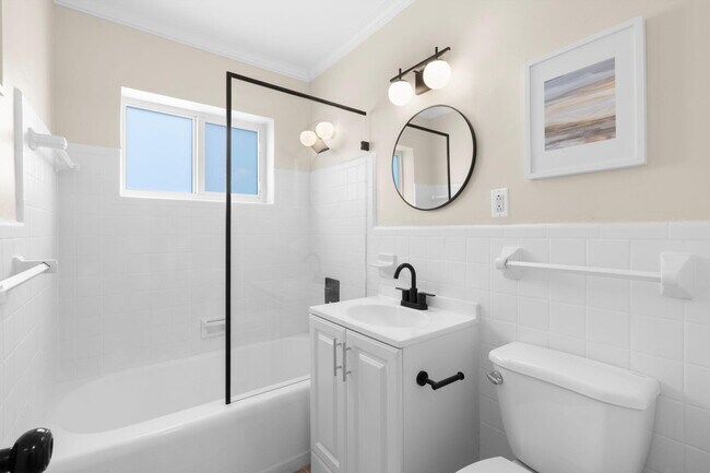 Building Photo - 1541 NE 15th Ave