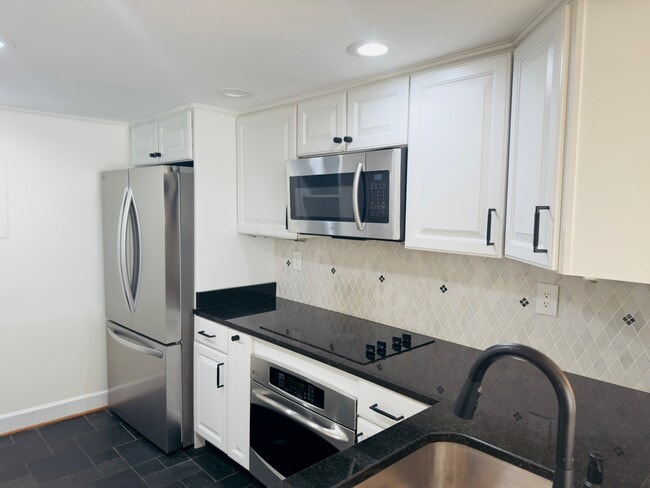 Building Photo - 1080 Wisconsin Ave NW