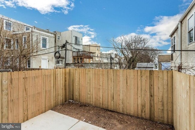 Building Photo - 667 N 39th St