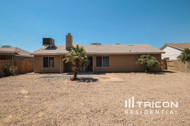 Building Photo - 5428 W Voltaire Dr