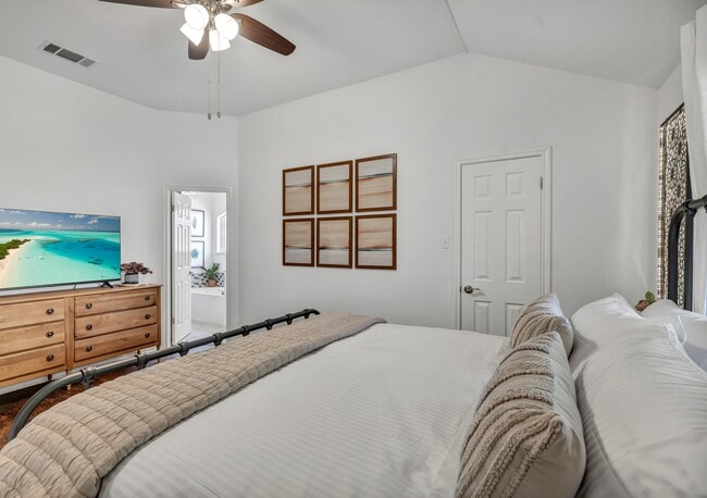 Building Photo - 505 Sunflower Dr