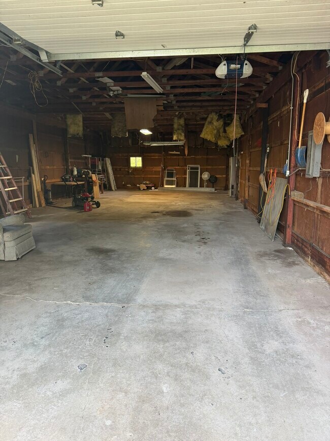 Building Photo - 6916 Billwood Hwy