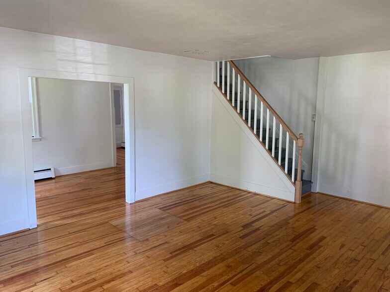 Building Photo - 62 E Church St