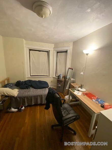 Building Photo - 204 Hemenway St