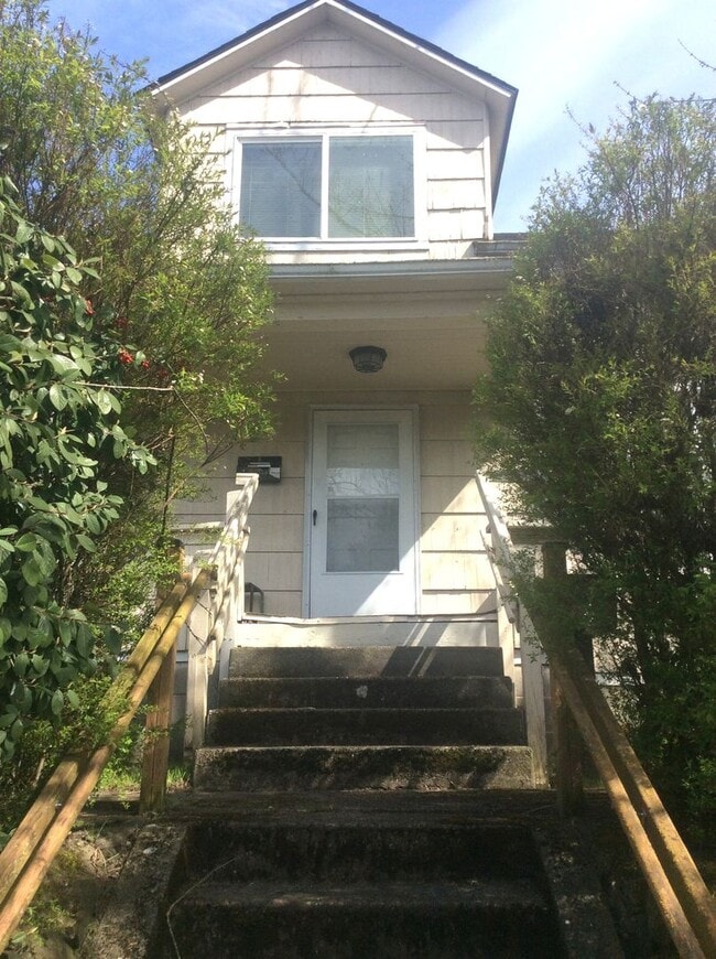 Building Photo - Coleman