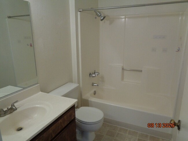 Building Photo - VanDam/Desert