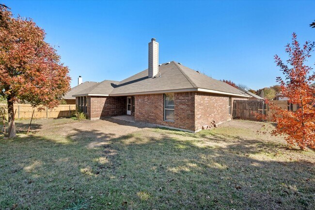 Building Photo - 1613 Country Hills Dr