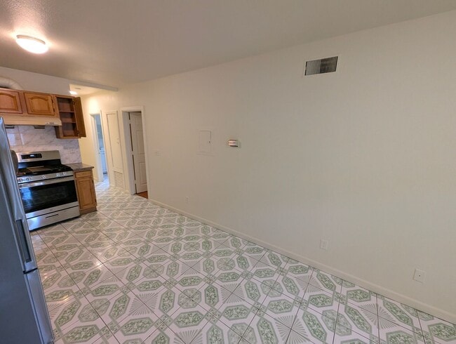 Building Photo - 322 Peralta St