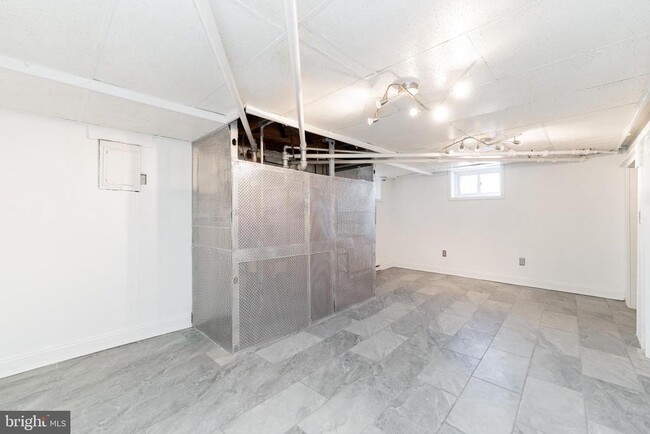 Building Photo - 4700 Southern Ave SE