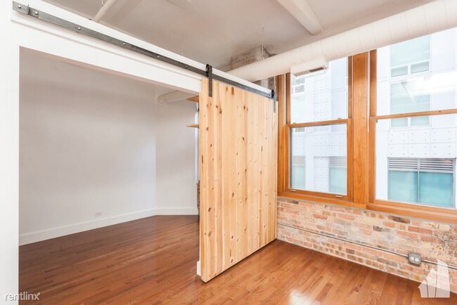 Building Photo - 2 br, 1 bath Condo - 801 S Wells St