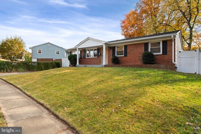 Building Photo - 4421 Kenwood Dr