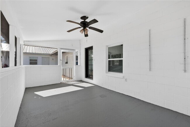 Building Photo - SINGLE FAMILY HOME IN DOWNTOWN KISSIMMEE! 3/2