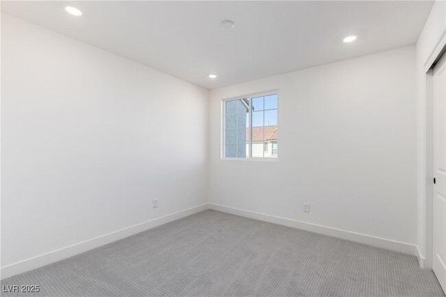 Building Photo - 2611 Aversa St