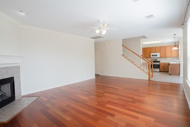 Building Photo - 4001 Barlow Dr