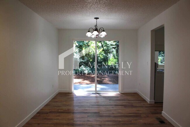 Building Photo - 4712/4714 Reid Dr.