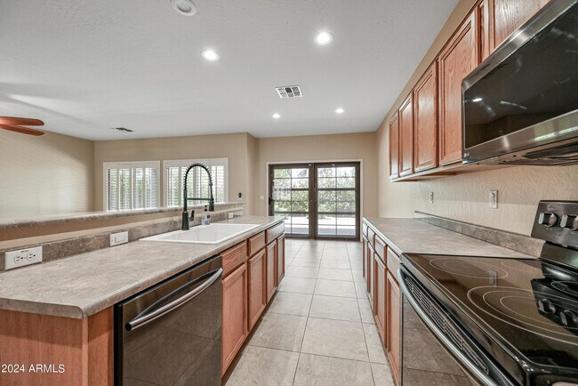Building Photo - 12818 W Mulberry Dr