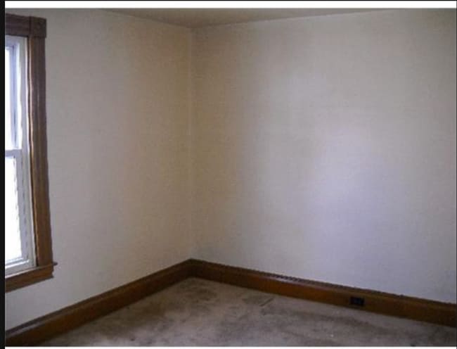 Building Photo - 744 Large Ave