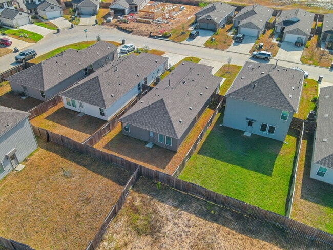 Building Photo - Move-in ready 4-bedroom, 2-bath home in Meadow Park!