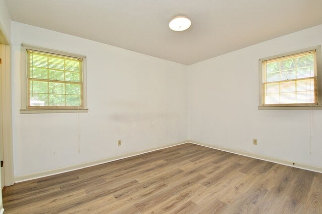 Building Photo - 1109 Drew Ln
