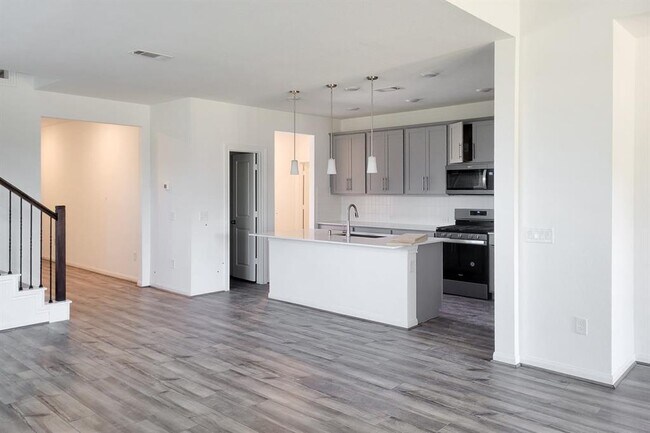 Building Photo - 25737 Damask Dr