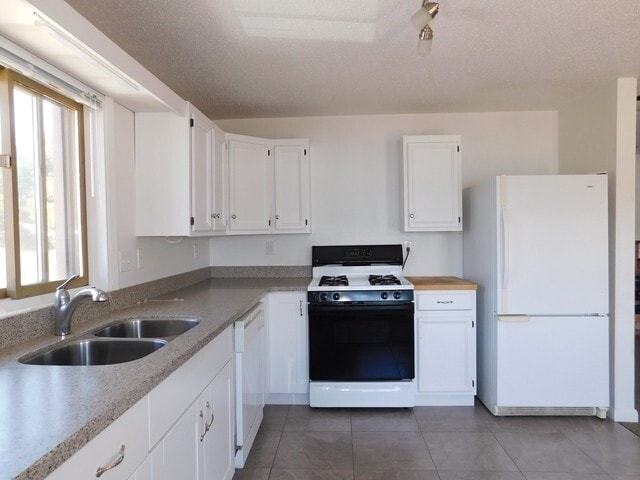 Building Photo - 2 Bedroom 1 Bathroom home located downtown Pagosa with views.