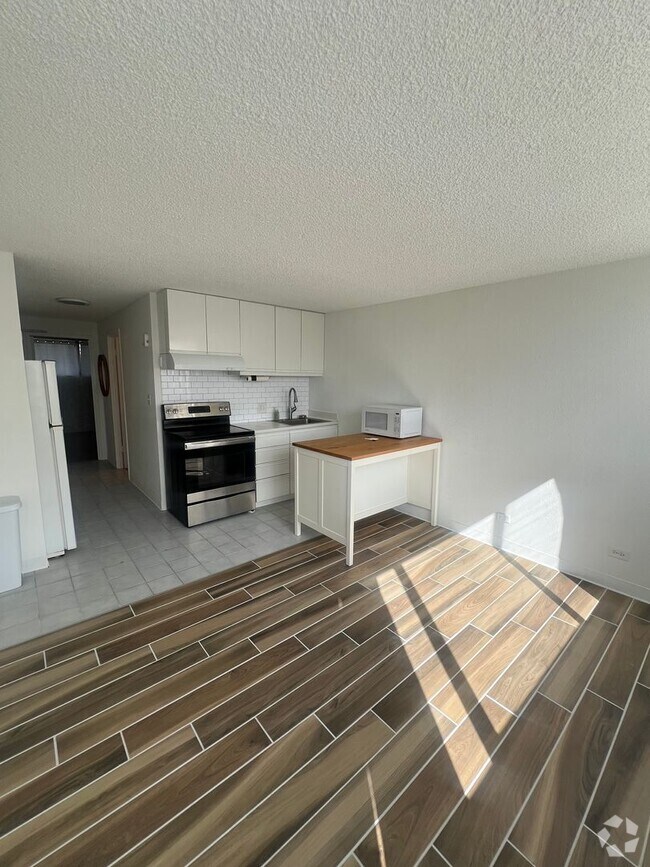 Building Photo - 1 bedroom in Waikiki!