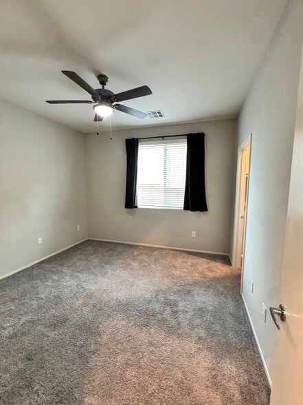 Building Photo - 4018 White Opal St