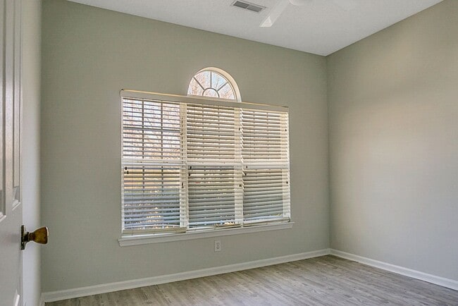 Building Photo - Beautiful Home in Goose Creek 3 Bedroom/2 ...