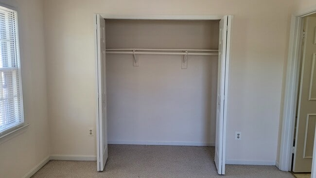 Building Photo - 7865 Parthian Ct