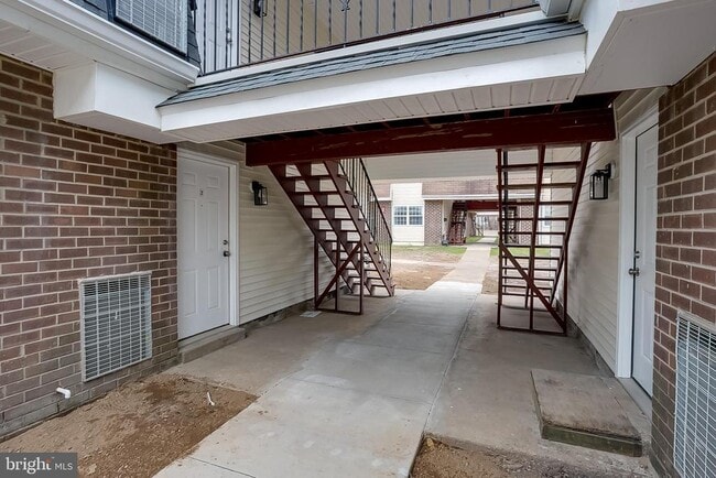 Building Photo - 20 Florence Tollgate