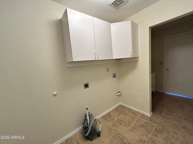 Building Photo - 9002 W Malapai Dr