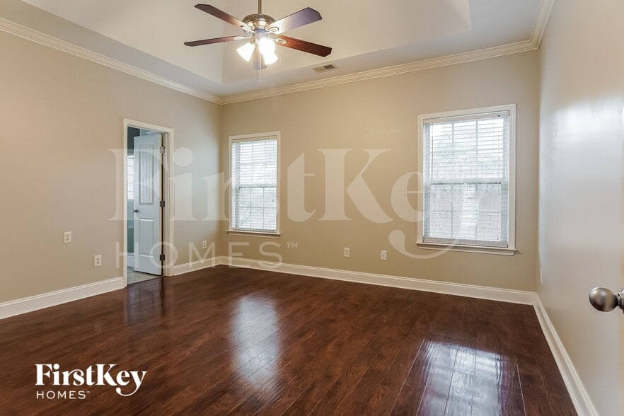 Building Photo - 2057 Highview Way