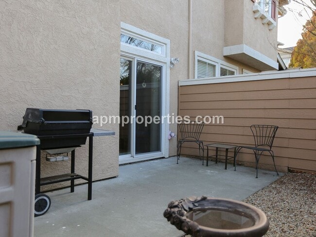 Building Photo - 3 br, 3 bath House - 1320 Sutter Creek Lane