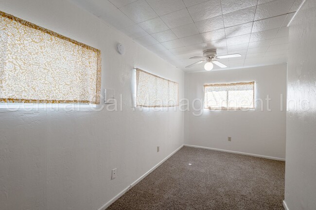 Building Photo - 3 Bedroom/1 Bath Home - $1625 Per Month!