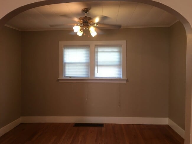 Building Photo - Gorgeous 5 bedroom 2 bath located on friendly neighborhood for rent!!!
