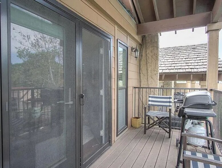 Building Photo - 4727 Jarboe St