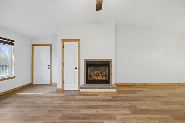 Building Photo - *PET FRIENDLY* 2 Bed 2 Bath Condo