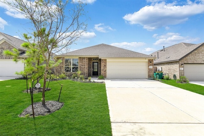 Building Photo - 3126 Stonebriar Dr