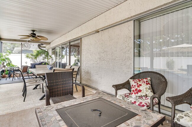 Building Photo - 2843 Meadow Wood Dr