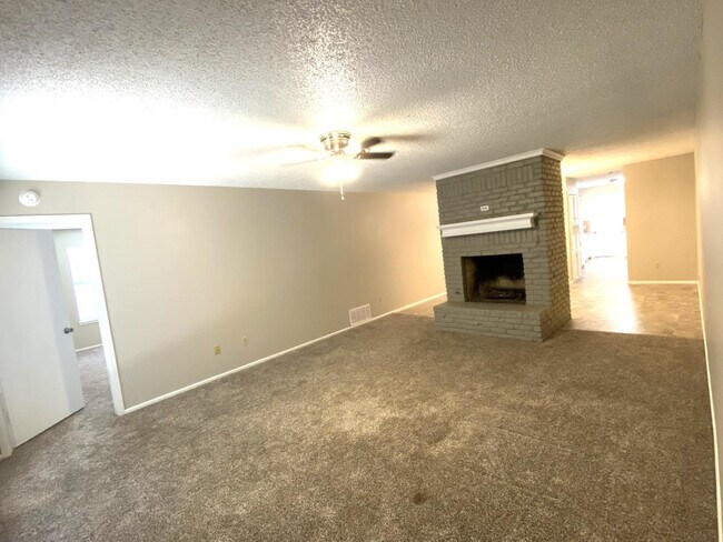 Building Photo - 9818 Jordan Ave
