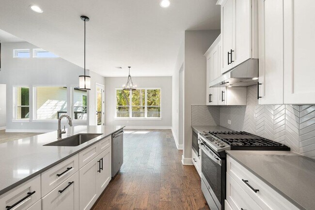 Building Photo - 3018 Sunridge Dr