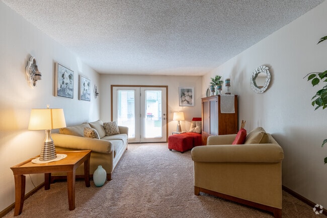 Living Room - Country Trace Apartments
