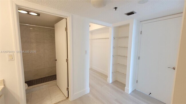 Building Photo - 20515 E Country Club Dr
